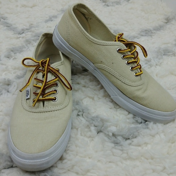 VANS Shoes - Vans Authentic Canvas Lace Up in Cream & White Sz7
